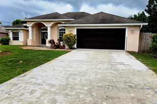 534 SW Halifax Ave, Port Saint Lucie, FL 34953 - Photo 4