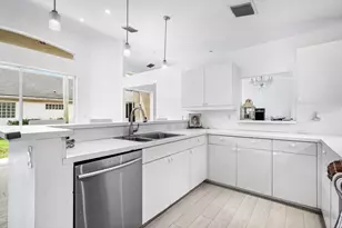 790 Clearbrook Park Cir, Delray Beach, FL 33445 - Photo 10