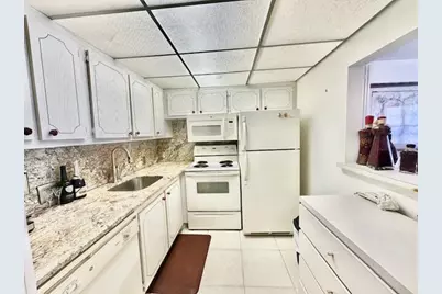 202 Brighton E, Boca Raton, FL 33434 - Photo 2