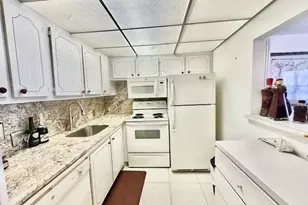 202 Brighton E, Boca Raton, FL 33434 - Photo 2