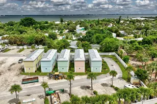 300 NE Coastal Dr, Jensen Beach, FL 34957 - Photo 36
