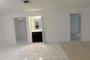 1739 Embassy Dr, West Palm Beach, FL 33401 - Photo 10