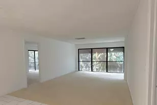 1739 Embassy Dr, West Palm Beach, FL 33401 - Photo 6