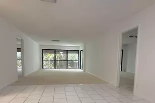 1739 Embassy Dr, West Palm Beach, FL 33401 - Photo 4