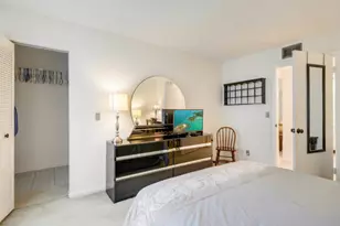 319 Pine Ridge Cir, Greenacres, FL 33463 - Photo 12