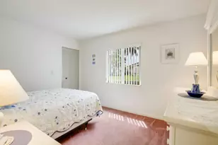 319 Pine Ridge Cir, Greenacres, FL 33463 - Photo 14