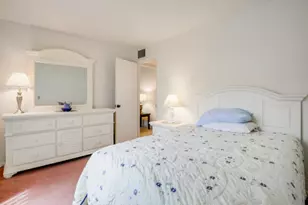 319 Pine Ridge Cir, Greenacres, FL 33463 - Photo 16