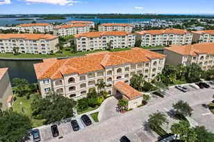 18 Harbour Isle Dr W, Fort Pierce, FL 34949 - Photo 2