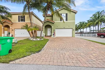 3325 Elizabeth Place S, Lake Worth, FL 33461 - Photo 2