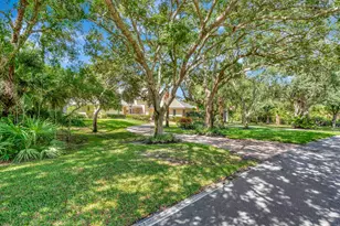 18462 SE Old Trail Dr W, Jupiter, FL 33478 - Photo 2