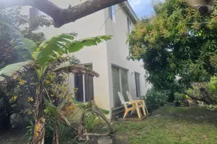 8741 SW 10th St, Pembroke Pines, FL 33025 - Photo 14