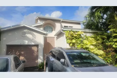 8741 SW 10th Street, Pembroke Pines, FL 33025 - Photo 2