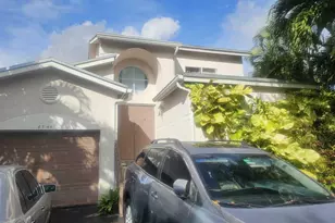 8741 SW 10th St, Pembroke Pines, FL 33025 - Photo 2