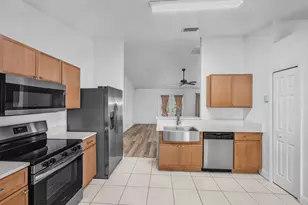 5323 NW Perez Ct, Port Saint Lucie, FL 34983 - Photo 8