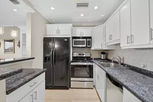 125 Suffolk C, Boca Raton, FL 33434 - Photo 2