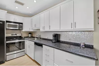 125 Suffolk C, Boca Raton, FL 33434 - Photo 4