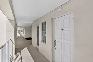 2651 S Palm Aire Dr S, Pompano Beach, FL 33069 - Photo 32