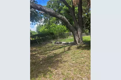 619 N 9th N Street, Fort Pierce, FL 34950 - Photo 16