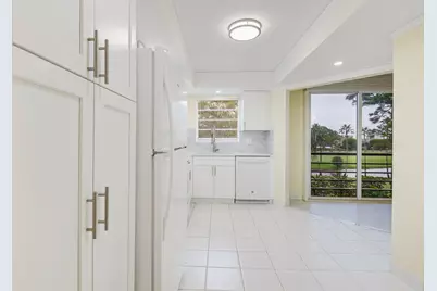 3810 Via Poinciana #404, Lake Worth, FL 33467 - Photo 14