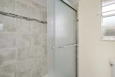 3810 Via Poinciana #404, Lake Worth, FL 33467 - Photo 32