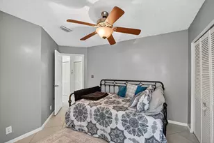 801 Harbour Pointe Way, Greenacres, FL 33413 - Photo 20