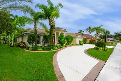 221 Cypress Trace, Royal Palm Beach, FL 33411 - Photo 2