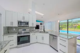 221 Cypress Trce, Royal Palm Beach, FL 33411 - Photo 16