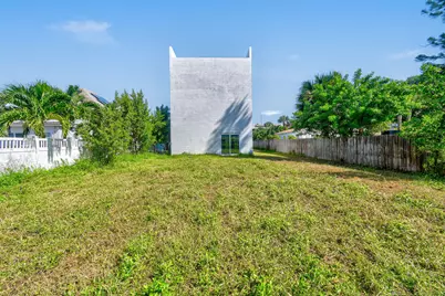 322 N Lakeside Court, West Palm Beach, FL 33407 - Photo 36