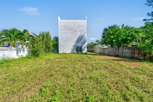 322 N Lakeside Ct, West Palm Beach, FL 33407 - Photo 36