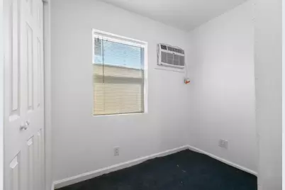 322 N Lakeside Court, West Palm Beach, FL 33407 - Photo 14