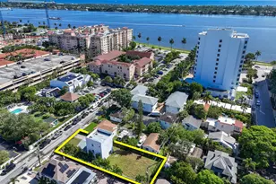 322 N Lakeside Ct, West Palm Beach, FL 33407 - Photo 1