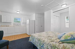 322 N Lakeside Ct, West Palm Beach, FL 33407 - Photo 12