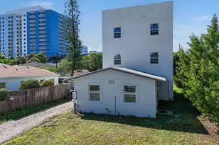 322 N Lakeside Ct, West Palm Beach, FL 33407 - Photo 6