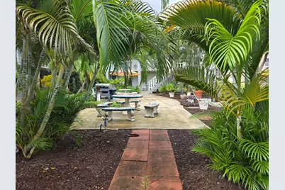 201 S Lakeside Drive, Lake Worth Beach, FL 33460 - Photo 4