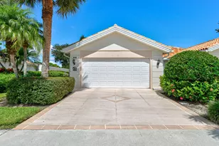 8252 SE Double Tree Dr, Hobe Sound, FL 33455 - Photo 2