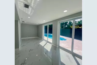 1319 Crest Drive, Palm Springs, FL 33461 - Photo 8