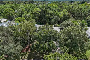 556 SE Meadow Wood Way, Stuart, FL 34997 - Photo 32