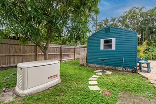 1014 W Broward St, Lantana, FL 33462 - Photo 10