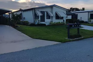 7781 SE Shenandoah Dr, Hobe Sound, FL 33455 - Photo 2