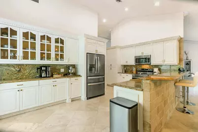 9823 Sun Pointe Drive, Boynton Beach, FL 33437 - Photo 8