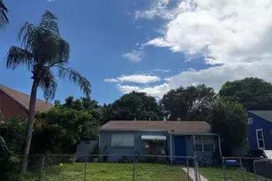 628 49th St, West Palm Beach, FL 33407 - Photo 2