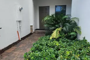 6002 Clydesdale Ct, Davie, FL 33314 - Photo 2