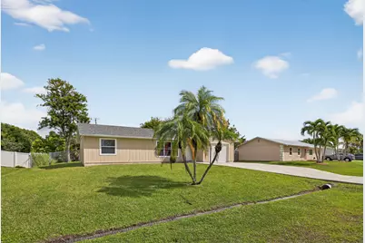 2273 SE Melaleuca Boulevard, Port Saint Lucie, FL 34952 - Photo 2