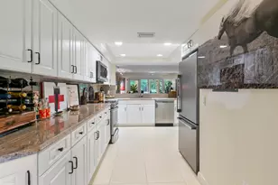 2735 Polo Island Dr E, Wellington, FL 33414 - Photo 14