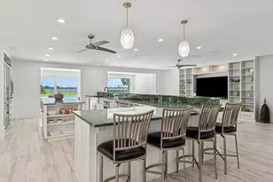 8 Woodbrook Cir, West Palm Beach, FL 33401 - Photo 16