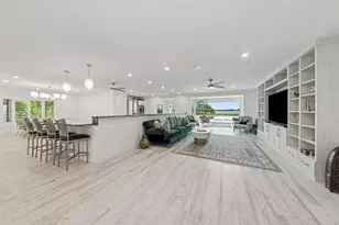 8 Woodbrook Cir, West Palm Beach, FL 33401 - Photo 6