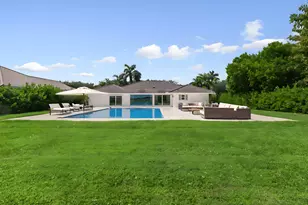 8 Woodbrook Cir, West Palm Beach, FL 33401 - Photo 32