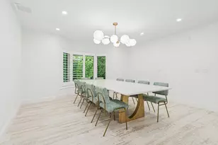 8 Woodbrook Cir, West Palm Beach, FL 33401 - Photo 18