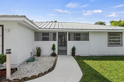 1915 Eucalyptus Avenue, Fort Pierce, FL 34949 - Photo 4