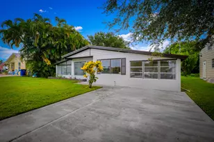 2904 SE Bamboo St, Stuart, FL 34997 - Photo 4